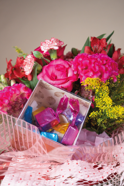 Caixa com Flores e Chocolate