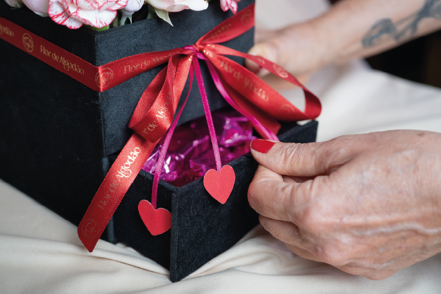Porta-Joia com Flores e Chocolate